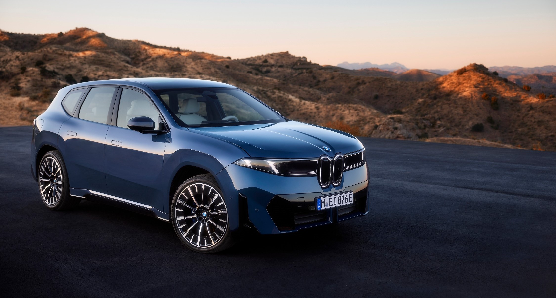 P90615621_lowRes_the-new-bmw-ix3-50-x