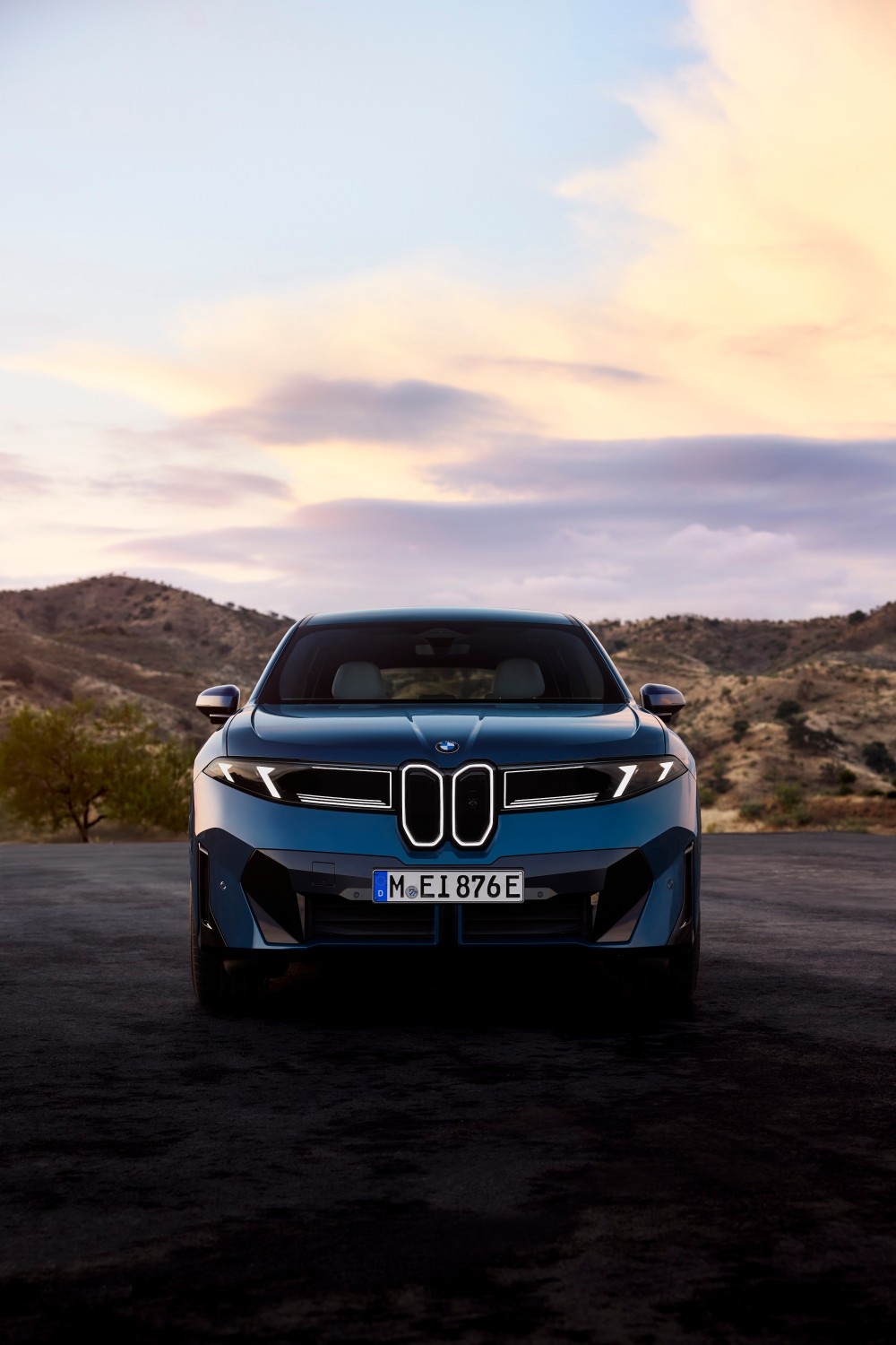 P90615643_lowRes_the-new-bmw-ix3-50-x